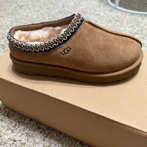 UGG Tasman